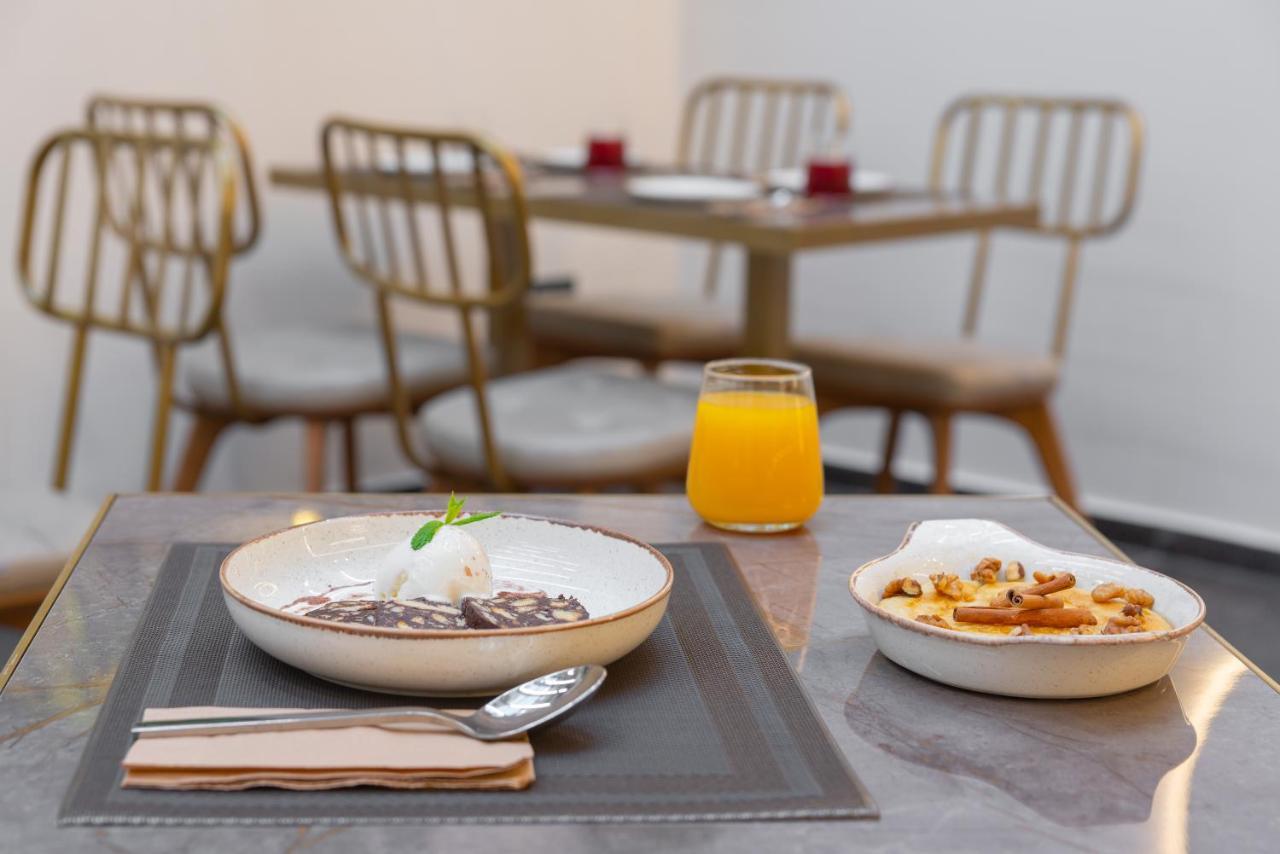 Hellenic Vibes Smart Hotel Atenas Exterior foto Breakfast at the hotel