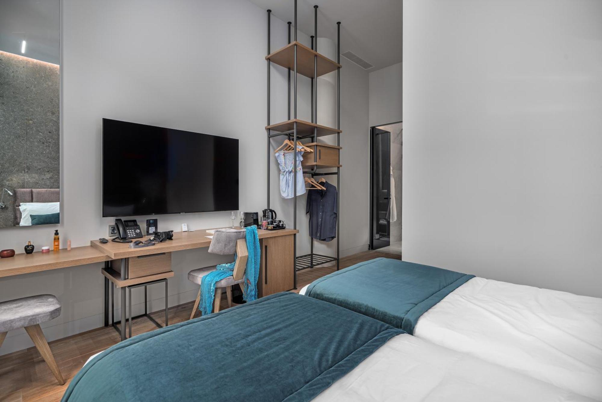 Hellenic Vibes Smart Hotel Atenas Exterior foto A room at the hotel